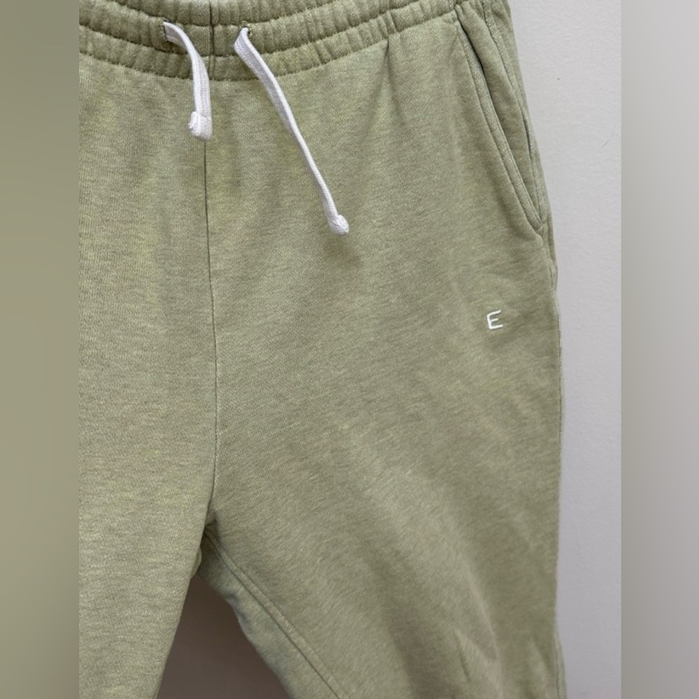 Everlane Track Pants
Medium 
Cotton
Comfy cozy
Great fit - Picture 3 of 4